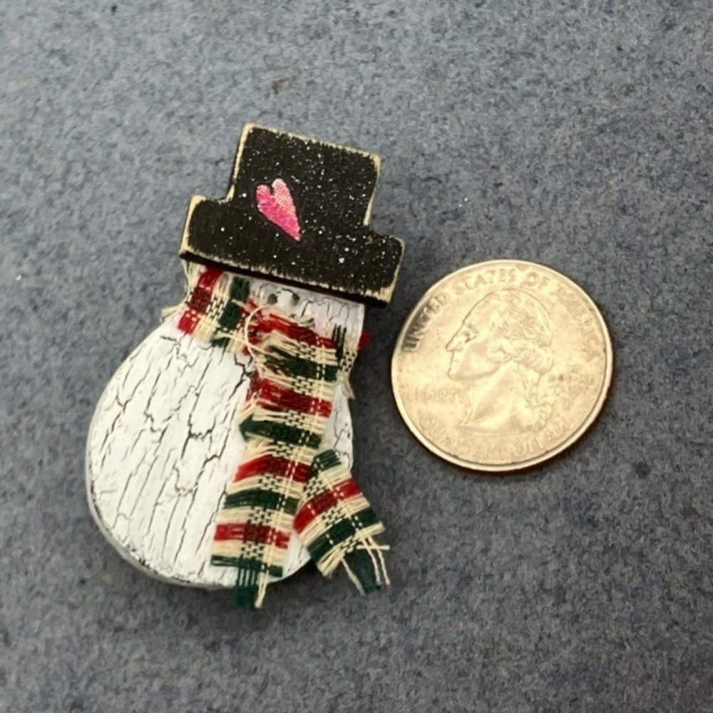 Christmas Pin Brooch Snowman Wood Green Red Plaid Scarf Black Hat Crackle Rustic